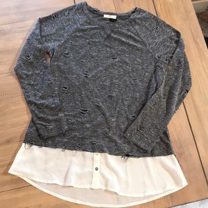 Hem and Thread size S long sleeve top